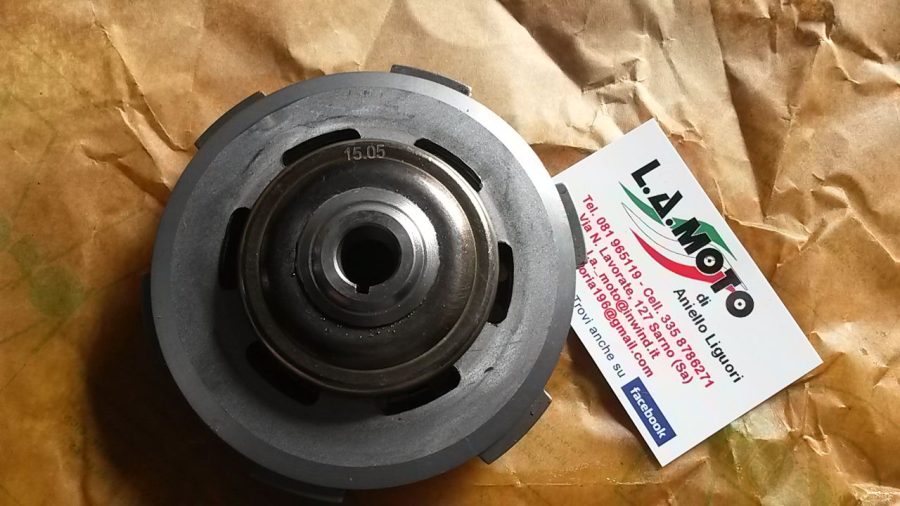 FRIZIONE COMPLETA PER VESPA 50 CC. N L R SPECIAL - 125 CC. PRIMAVERA ET3 - APE 50 CC. - PK 50 CC. - PK 50 CC. XL RUSH N - immagine 4