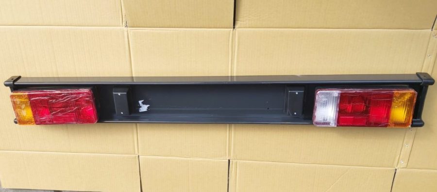 PARAURTI POSTERIORE COMPLETO DI FANALINI PER PIAGGIO PORTER TUTTI I MODELLI