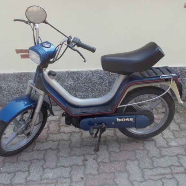 PEDANA POGGIAPIEDI DESTRA ORIGINALE PER PIAGGIO BOSS 50 253578
