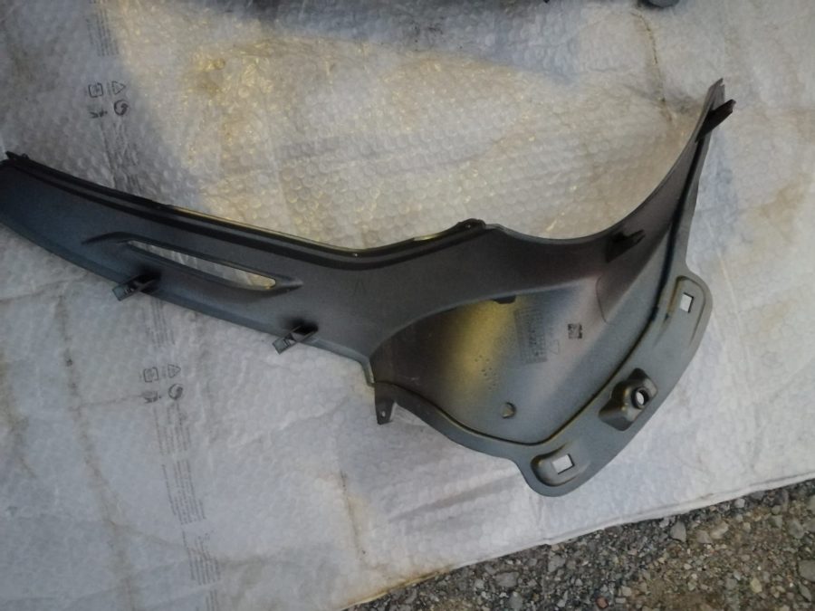 SCUDO LATERALE COPERTURA DESTRA BEVERLY 125-300-3350 GRIGIO - immagine 2