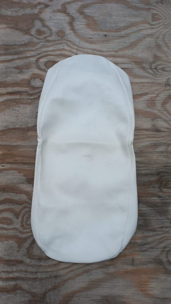 Coprisella Bianco Con Frange Vespa Et3