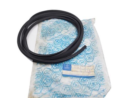 PROFILO IN GOMMA LISTELLI PEDANA PIAGGIO VESPA 50L SPECIAL PRIMAVERA -ET3.