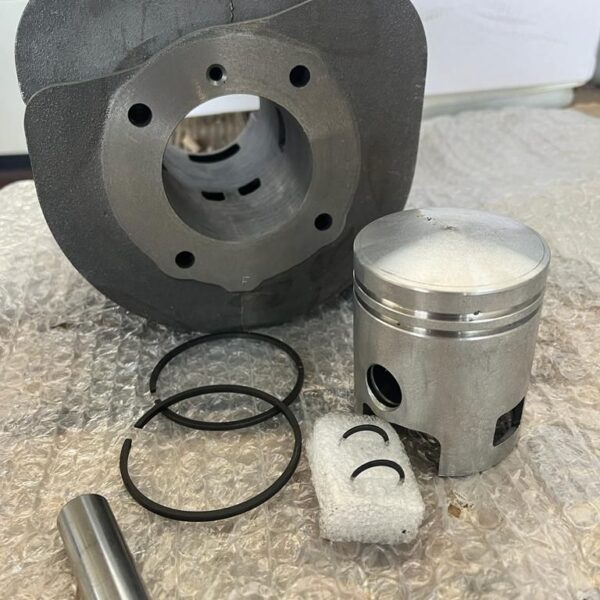 KIT CILINDRO PISTONE GRUPPO TERMICO RETTIFICATO APE MP P501/P600-600 243120