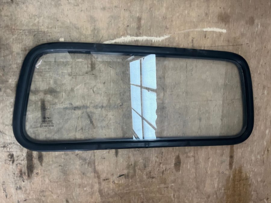 B007327 VETRO LUNOTTO POSTERIORE PIAGGIO PORTER QUARGO COMPLETO DI GUARNIZIONE