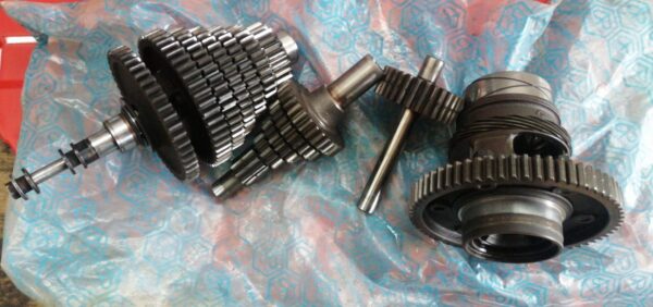 INGRANAGGI CAMBIO APE TM 703 703V  APE CAR APE MAX DIESEL APE POKER BENZINA / DIESEL