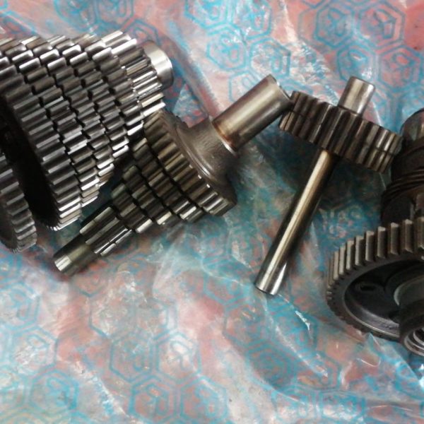 INGRANAGGI CAMBIO APE TM 703 703V  APE CAR APE MAX DIESEL APE POKER BENZINA / DIESEL