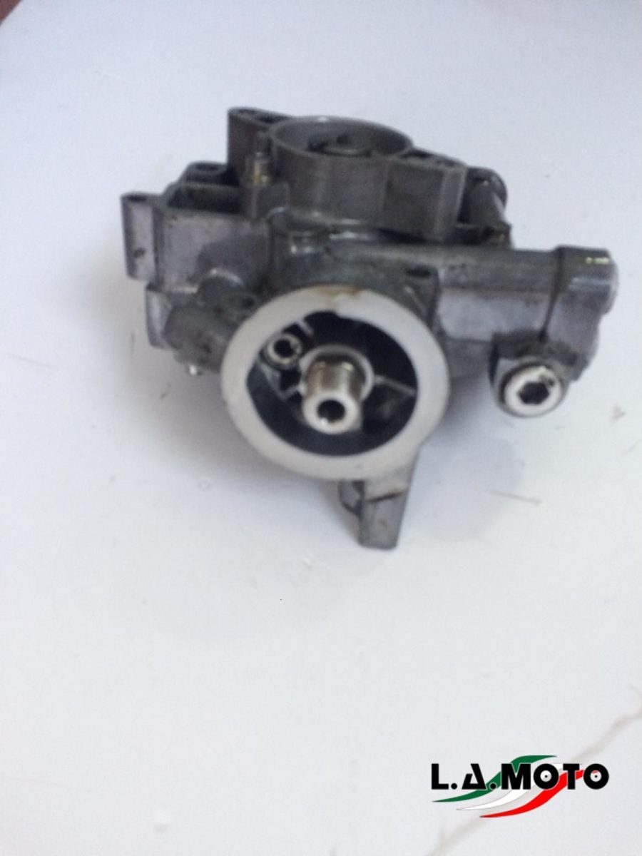 2871895 CORPO POMPA OLIO PIAGGIO APE POKER BENZINA - immagine 2