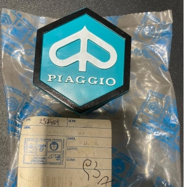 257409 SCUDETTO FRONTALE APE POKER BENZINA ('93) M4R1T ORIGINALE PIAGGIO