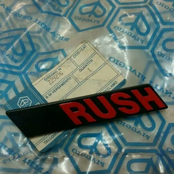 229276 TARGHETTA "RUSH" BAULETTO ANTERIORE PK 50 XL RUSH PIAGGIO