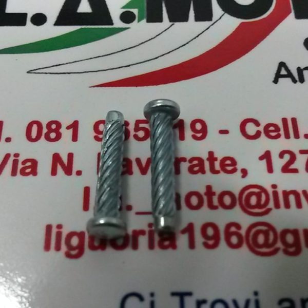 RIBATTINO RIVETTO PER FISSAGGIO COPERCHIO SERRATURA PER VESPA 50 90 125 150 200 SPECIAL PX PE