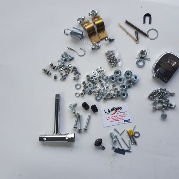 KIT BULLONE E DADI RESTAURO PER VESPA 125 150 CC. VNA VNB VBA VBB ANNI 60