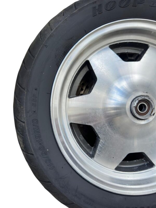 RUOTA  ANTERIORE COMPLETA  DI COPERTONE 110/90 -13