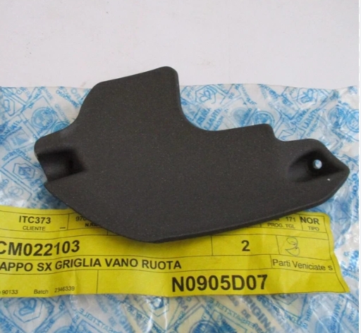 CM022103 TAPPO SINISTRO GRIGLIA VANO RUOTA PER PIAGGIO BEVERLY 500 DERBI