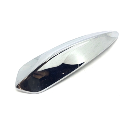 1B000042  CRESTA PARAFANGO CROMATA VESPA 50 125 150 PRIMAVERA