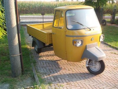 COPPIA PANNELLI BIANCHI CON BORDINI ROSSI PIAGGIO APE MP PORTE LATERALI - immagine 4