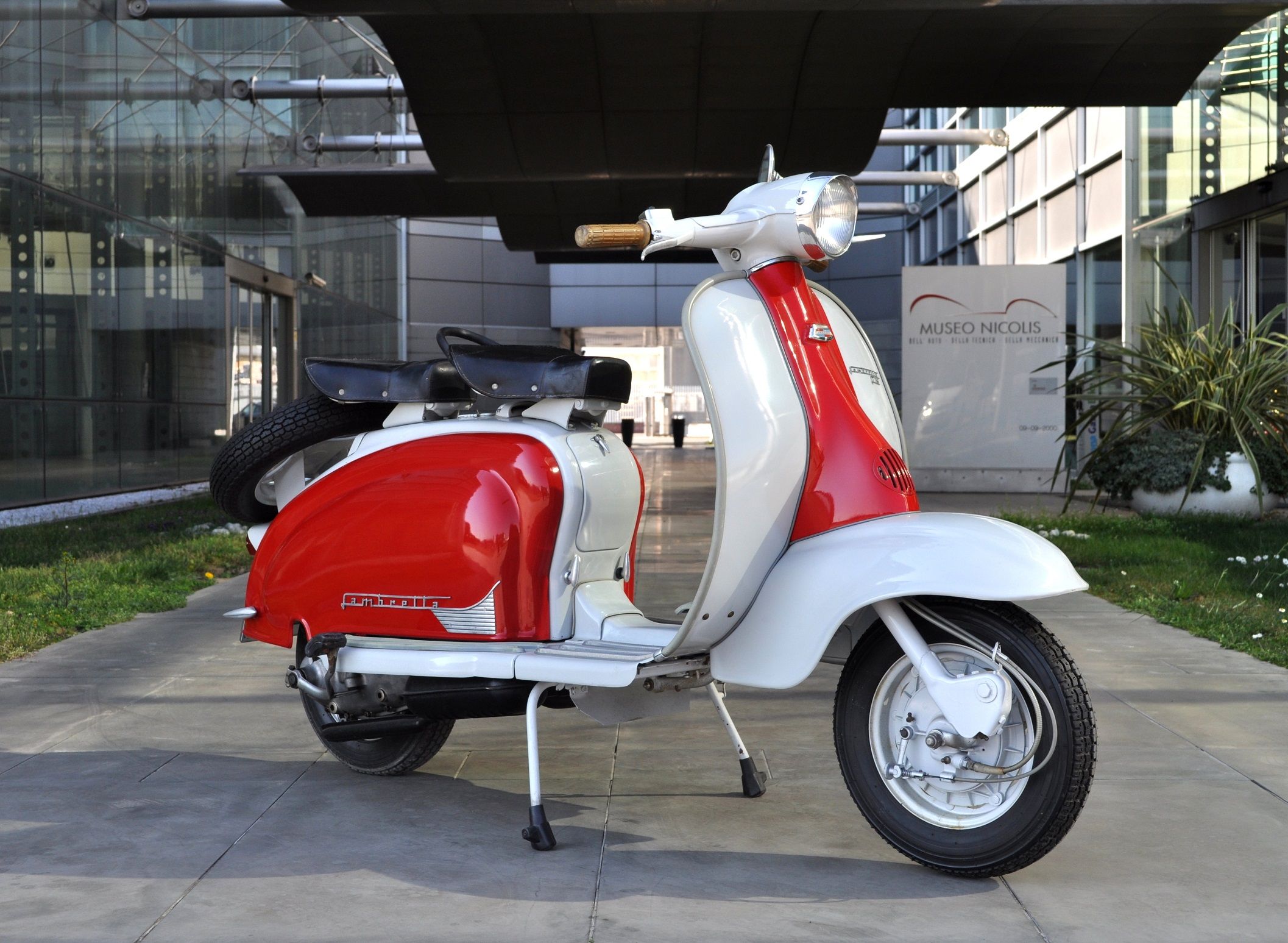 6LA15082 GUAINA GRIGIA CON SPIRALE - immagine 3