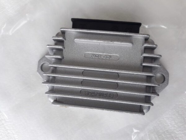 REGOLATORE TENSIONE PER VESPA 12V – 20A – C.A. 50 125 150 200 PX PE PK S – XL ETS PLURIMATIC ARCOBALENO