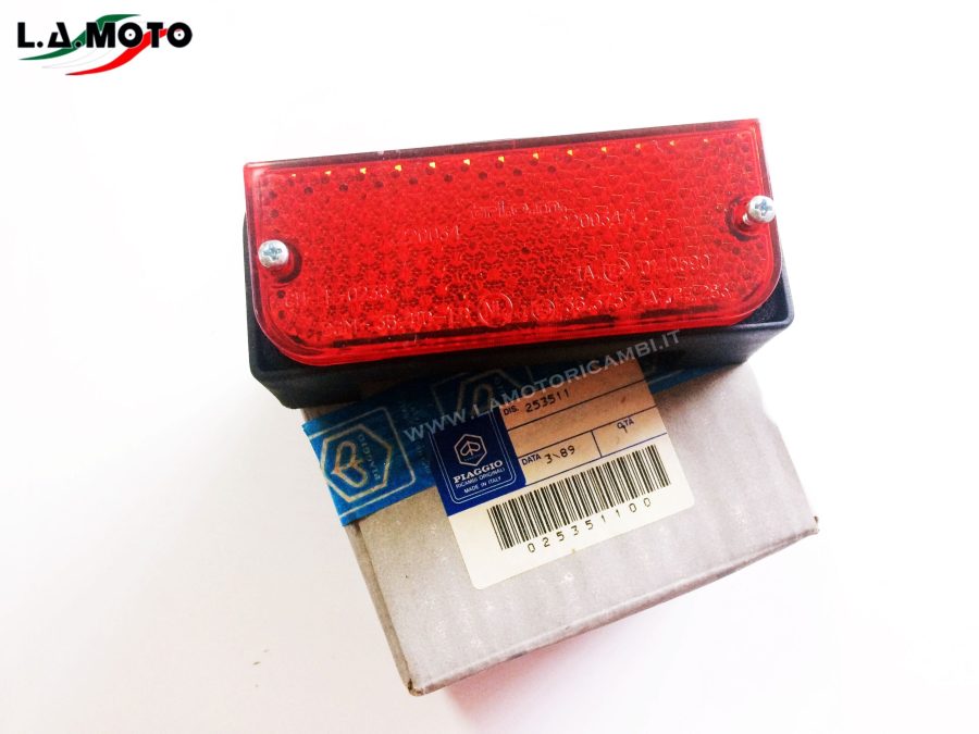 FANALINO POSTERIORE PER PIAGGIO BOSS ORIGINALE PIAGGIO - immagine 3