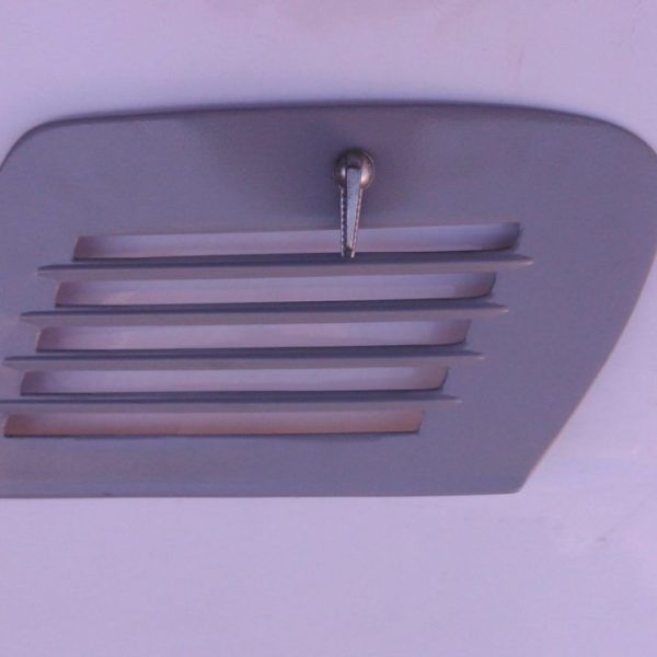 SCOCCHINO SPORTELLO COFANO MOTORE PER VESPA 50 90